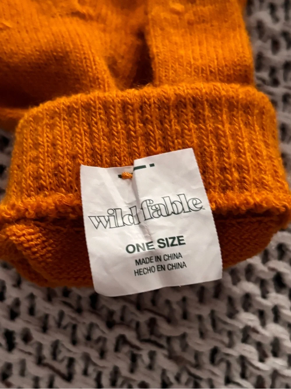 Wild Fable Women’s Knit Gloves in Orange and Yellow